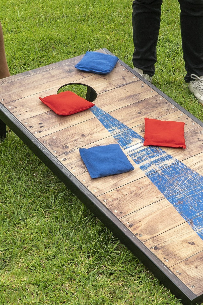 DodoPick for the Best Value Cornhole Set